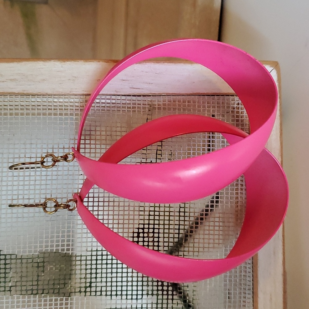 Neon pink oval earrings